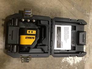 DEWALT 12V MAX Lithium-Ion 165 ft. Green Self-Leveling Cross-Line Laser Level with 2.0Ah Battery, Charger, and Case Customer Returns See Pictures