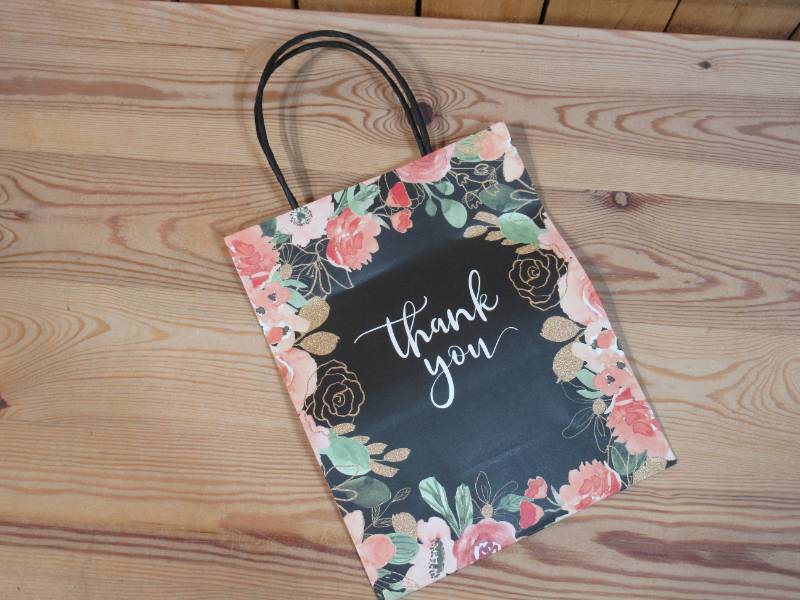 lot 17 image: Medium multi-purpose paper gift bags 40 pack 8 X 4 X 10 craft paper bags