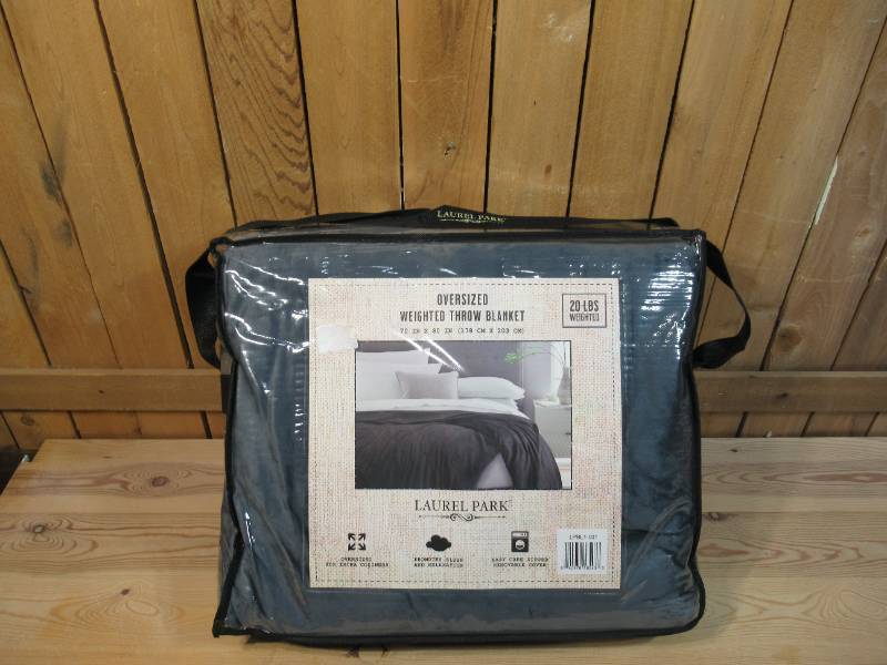 lot 10 image: LAUREL PARK 20LBS OVERSIZED WEIGHTED BLANKET 70x80, GRAY
