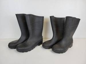 lot 136 image: (2) Pairs of Rubber Boots - Mens 5Womens 7 and Mens 8Womens 10