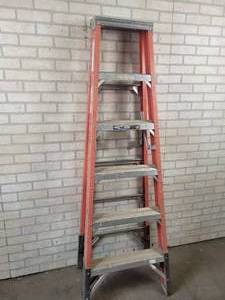 lot 42 image: WERNER 6 Fiberglass Step Ladder - NO SHIPPING