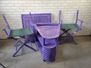 lot 62 image: Purple Wicker Chair and Table Set - NO SHIPPING