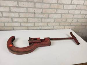 lot 80 image: BARNES No. 5 Pipe Cutter From 3.5 to 7.5 capacity
