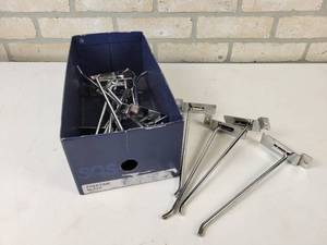 lot 86 image: (18) 8 Slatwall Hooks