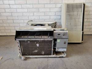 lot 102 image: 9700 BTU Air Conditioner - 208230V - NO SHIPPING