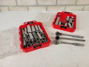 lot 162 image: Lot of 38 Drive Ratchets and Sockets in (2) Cases