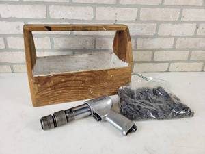 lot 164 image: Snap-On Air Hammer, Rubber Washers and Tool Box
