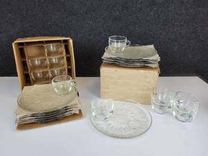 lot 686 image: Two Sets of Vintage Glass Snack Serving Sets
