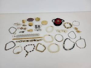 lot 721 image: Lot of Vintage Jewelry - Bracelets, Shoe Clips, Scarf Slides, Cufflinks, Hair Clips, Tie Clips, and More