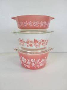lot 728 image: Vintage Pyrex Casserole Dishes - Gooseberry Pattern