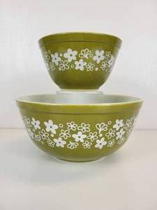 lot 730 image: Vintage Pyrex Mixing Bowls - Spring Blossom Pattern