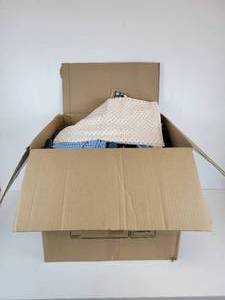 lot 733 image: Box of Fabric, Tulle, Bed Sheets, and More