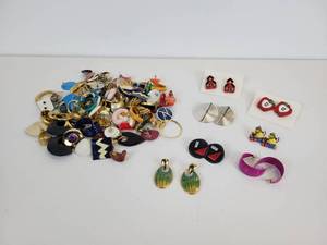 lot 740 image: Lot of Vintage Pierced Earrings - Various Sizes and Styles