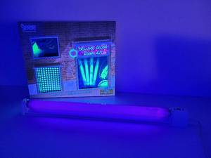 lot 747 image: Glow-in-the-Dark Glow Room Kit and 23 Blacklight - WORKS