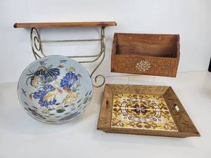 lot 749 image: Lot of Vintage Home Dcor
