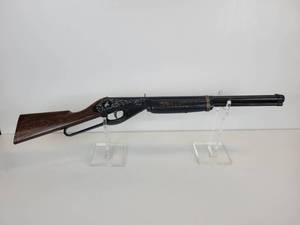 lot 547 image: Daisy 660 RicochetSmoke Play Rifle