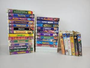 lot 548 image: Lot of (32) VHS Tapes - Classic Disney Titles, Musicals, and More