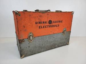lot 868 image: GE TV Repair Kit with 25 Vacuum Tubes