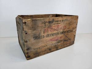 lot 870 image: Vintage Western Ammunition Crate