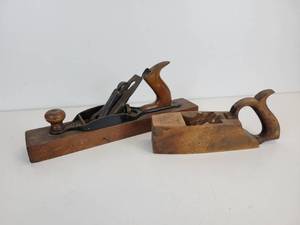 lot 874 image: Pair of Vintage Wood Planes