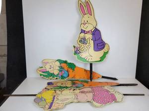 lot 897 image: Vintage Plastic Easter Yard Decorations