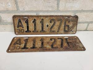 lot 655 image: 1930 Minnesota Matched Pair of License Plates