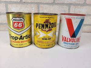 lot 673 image: Vintage Phillips 66, Valvoline and Pennzoil Quart Oil Cans - Full