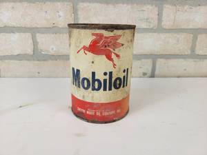 lot 677 image: Vintage Tin Mobiloil Quart Oil Can with Pegasus