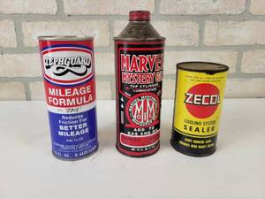 lot 680 image: (3) Vintage Tin Oil Cans - Full