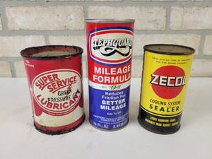 lot 681 image: (3) Vintage Tin Oil Cans - Full
