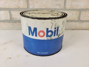 lot 682 image: 5# Tin Mobilgrease Can - Partial