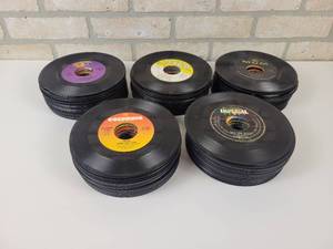 lot 558 image: (150) 45 RPM Records - Unsearched