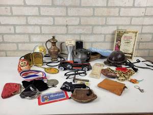 lot 753 image: Large Lot of Vintage and Dcor - NO SHIPPING