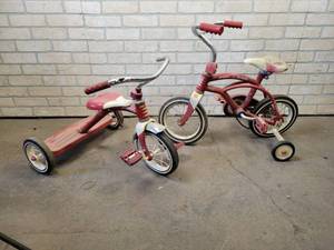 lot 760 image: Radio Flyer Retro-Red Tricycle and Bicycle - NO SHIPPING