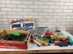 lot 761 image: Large Lot of Model Trains - HO Scale and More - NO SHIPPING