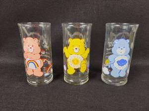 lot 771 image: (3) Vintage Care Bears Pizza Hut Glass Tumblers