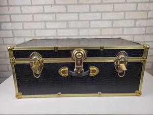 lot 777 image: Storage Trunk - 30 x 16 x 12 - NO SHIPPING