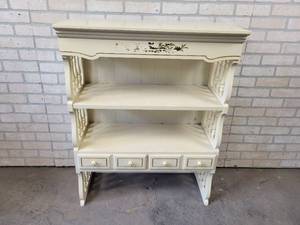 lot 820 image: Gabberts Wood Shelf - Approx. 30 x 14 x 39 Tall - NO SHIPPING