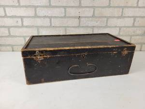 lot 843 image: Antique Wood Toolchest - NO SHIPPING