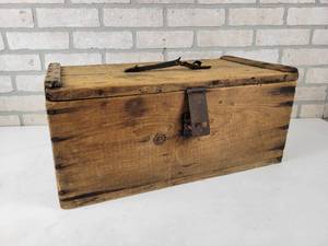 lot 844 image: Antique Wood Toolchest - NO SHIPPING