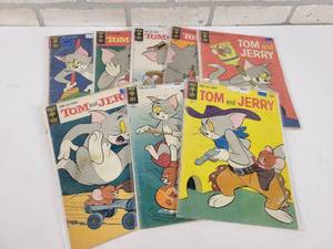 lot 505 image: (8) Gold Key Tom & Jerry 12 Cent Comic Books
