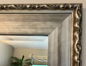 lot 23 image: Decorative Wall Mirror