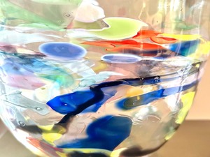 lot 24 image: Artisan Hand Blown Italian Art Glass Bowl