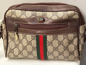 lot 18 image: Vintage Gucci Handbag