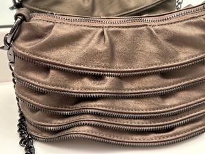 lot 38 image: Cynthia Rowley Handbag