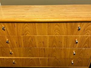 lot 102 image: Vintage Thomasville Dresser