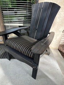 lot 116 image: Comfy Adirondack Chair