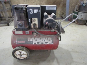 lot 5 image: Sandborn Air Compressor