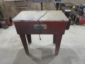lot 10 image: Parts Washer