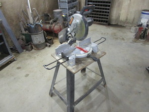 lot 13 image: Miter Saw wStand